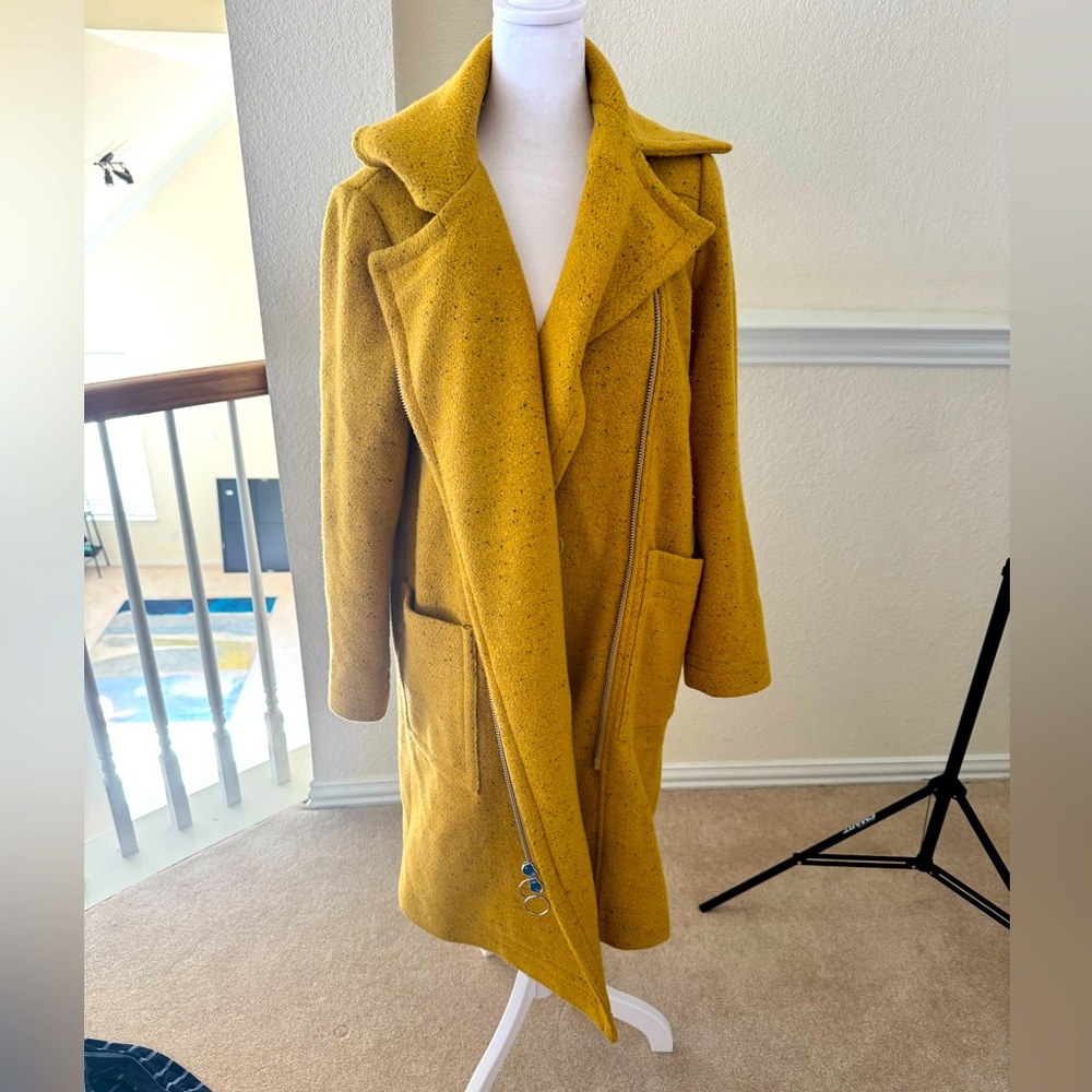 Really cute warm yellow coat